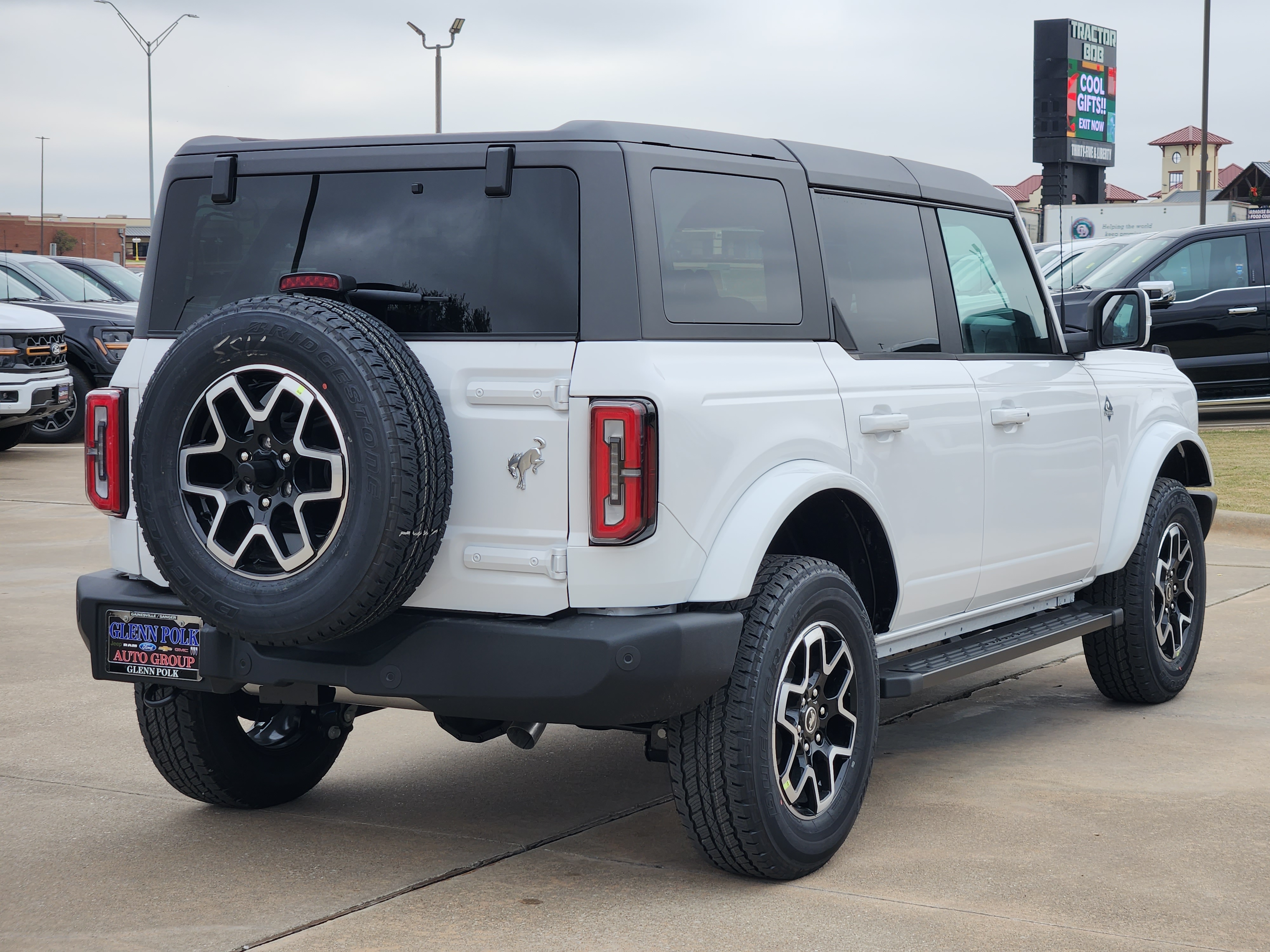 2024 Ford Bronco Outer Banks 5