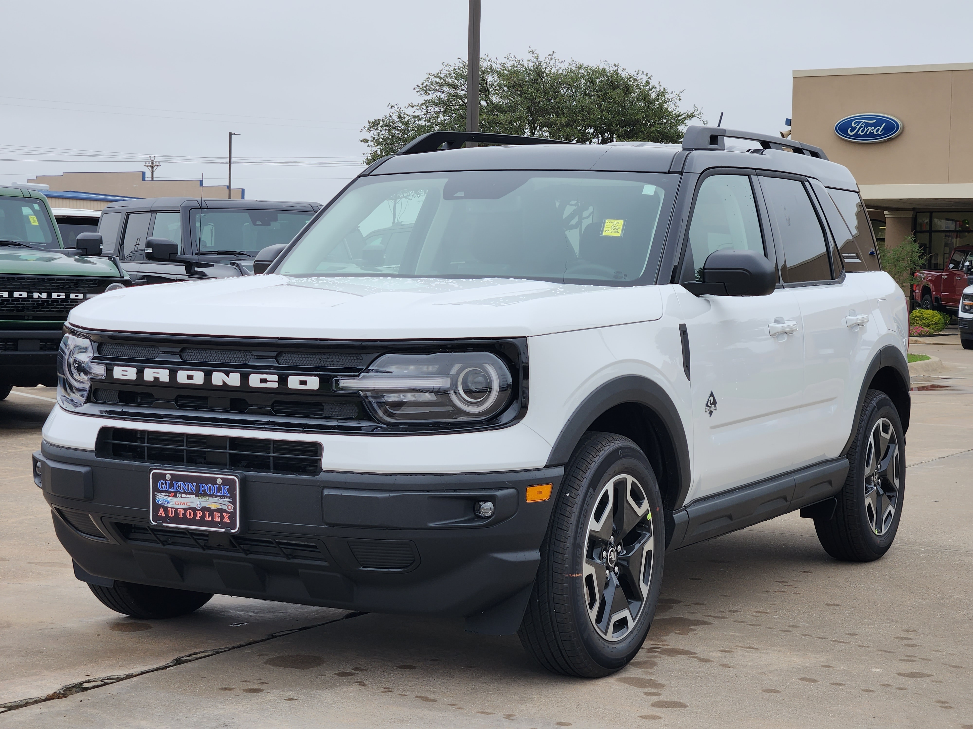 2024 Ford Bronco Sport Outer Banks 2