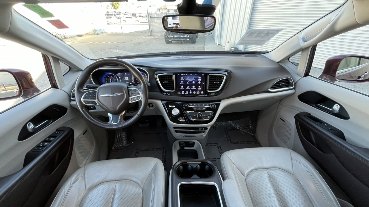2020 Chrysler Pacifica Touring L Plus 11