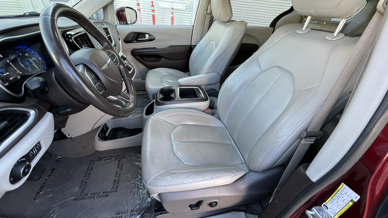 2020 Chrysler Pacifica Touring L Plus 27