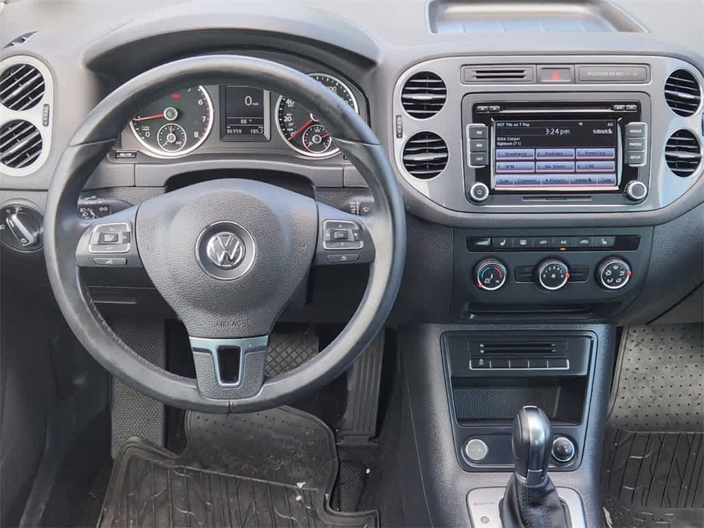 2014 Volkswagen Tiguan SE 26