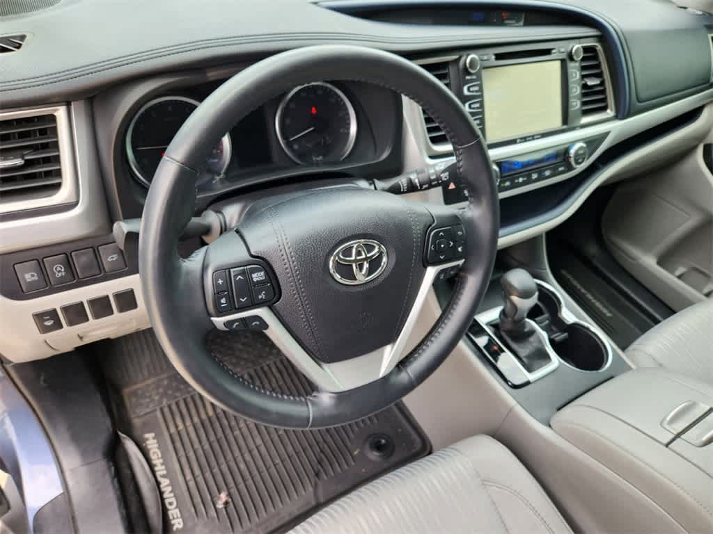 2018 Toyota Highlander LE Plus 2