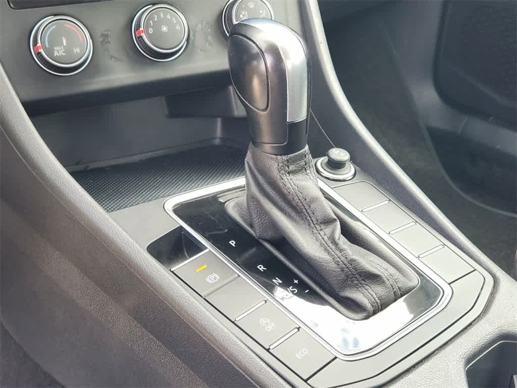 2019 Volkswagen Jetta S 19
