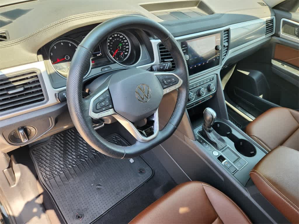 2021 Volkswagen Atlas 3.6L V6 SE w/Technology R-Line 2
