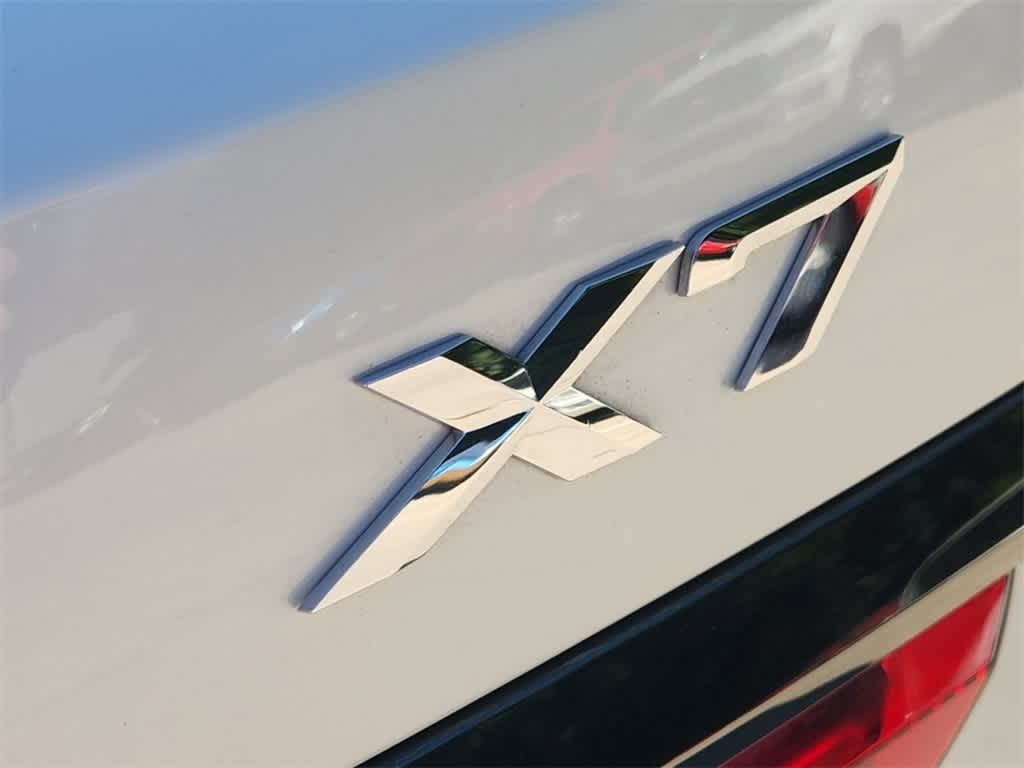 2022 BMW X7 xDrive40i 11