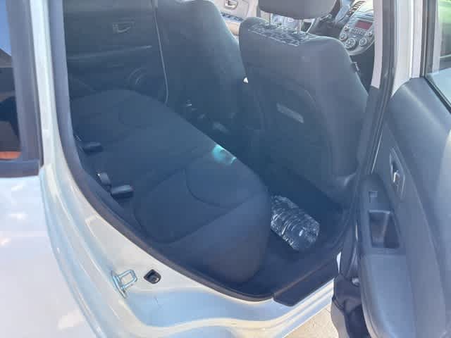 2011 Kia Soul + 6