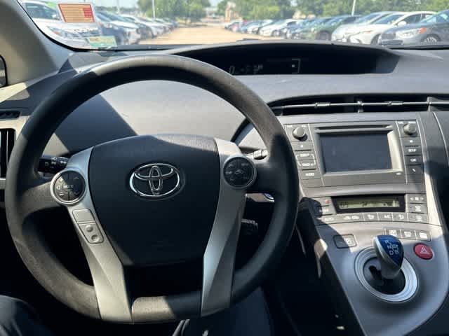 2015 Toyota Prius Two 21