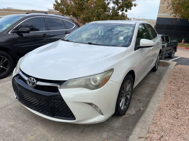 2016 Toyota Camry SE 2