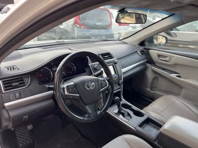 2016 Toyota Camry SE 7