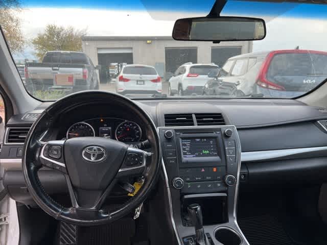 2016 Toyota Camry SE 8