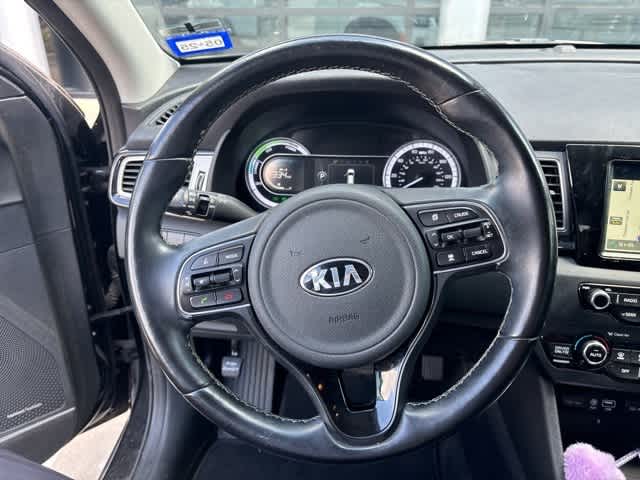 2017 Kia Niro Touring 9