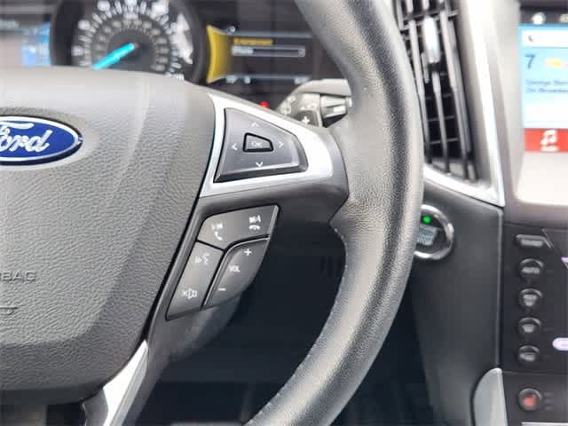 2017 Ford Edge Titanium 27