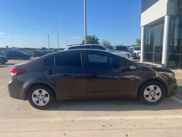 2017 Kia Forte LX 4