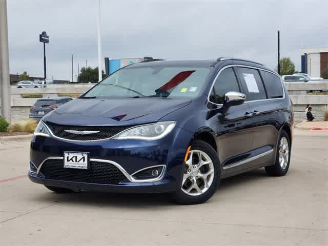 2017 Chrysler Pacifica Limited 1