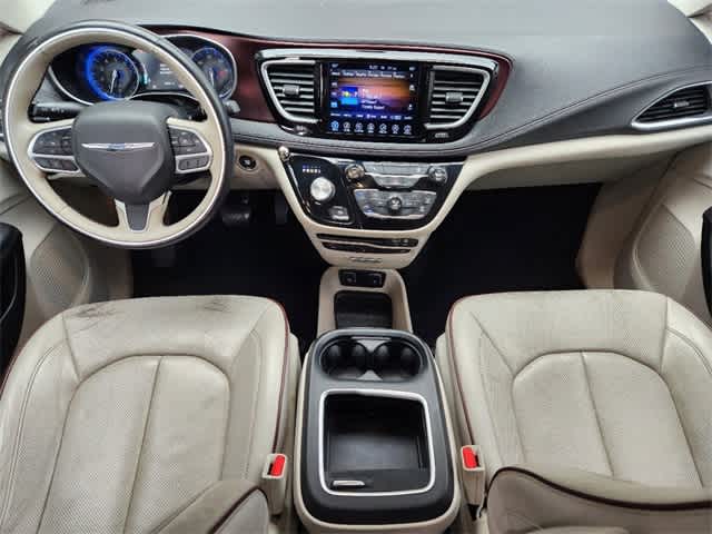 2017 Chrysler Pacifica Limited 24