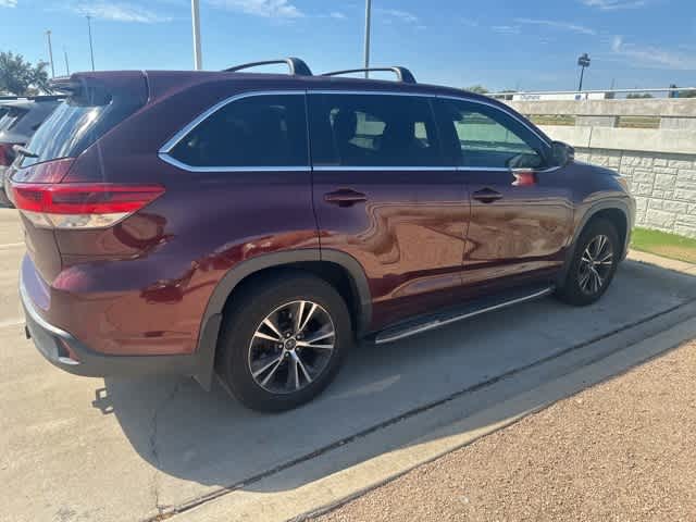 2017 Toyota Highlander LE 5