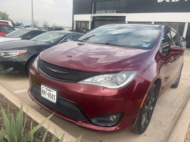 2019 Chrysler Pacifica Touring Plus 1