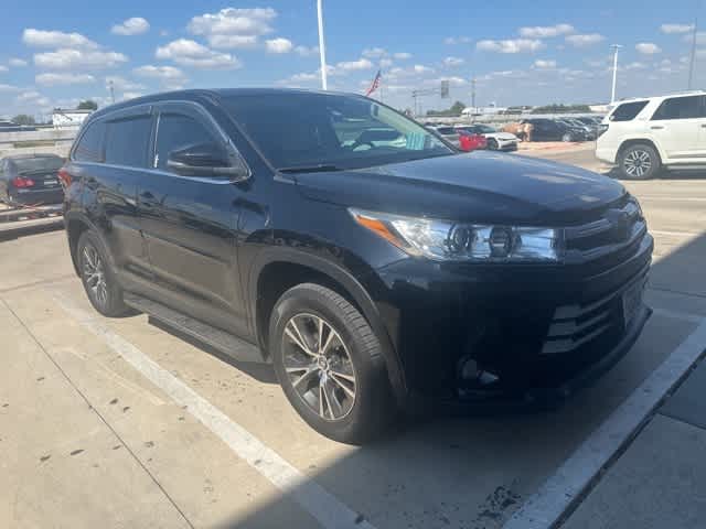 2019 Toyota Highlander LE Plus 2