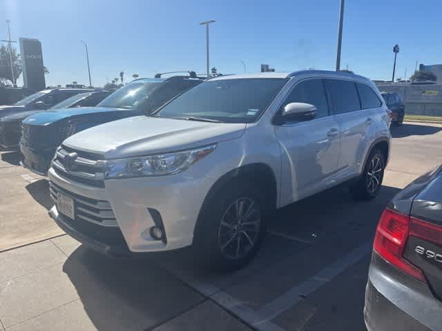 2019 Toyota Highlander XLE 2