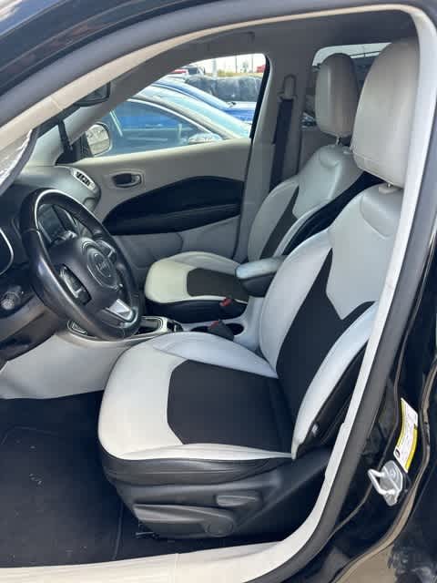 2019 Jeep Compass Latitude w/Sun/Wheel Pkg 6