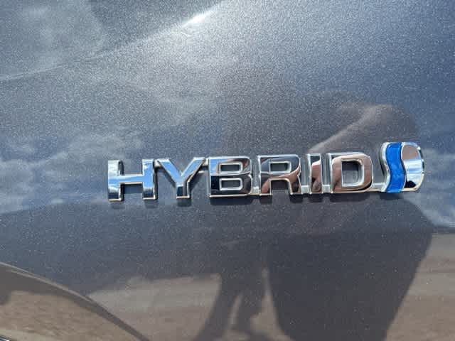 2019 Toyota RAV4 Hybrid XSE 8