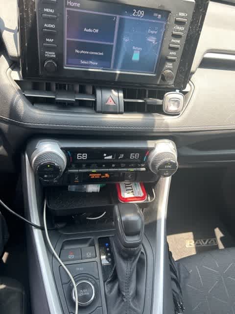 2019 Toyota RAV4 Hybrid XLE 9