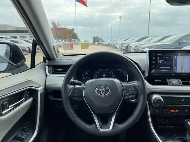 2020 Toyota RAV4 Hybrid Limited 18