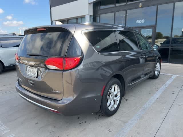 2020 Chrysler Pacifica Limited 7