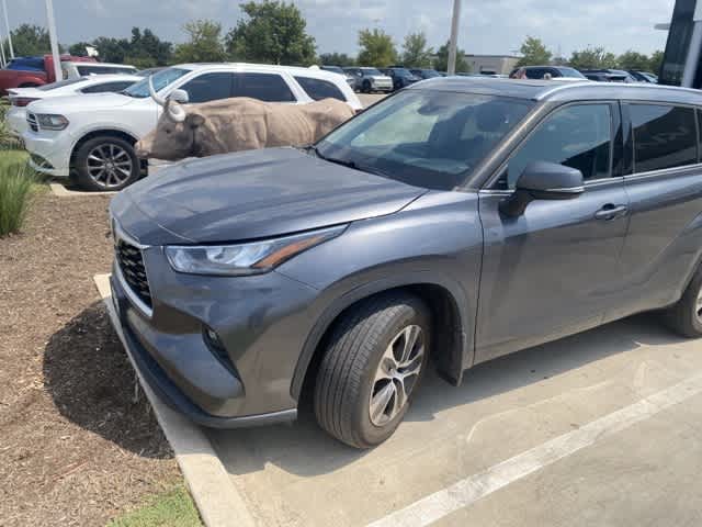 2020 Toyota Highlander XLE 1