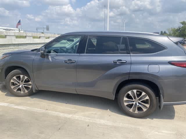 2020 Toyota Highlander XLE 9