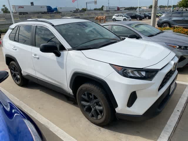 2021 Toyota RAV4 LE 3