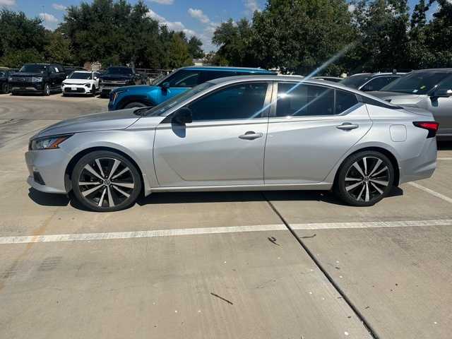 2021 Nissan Altima 2.5 SR 2