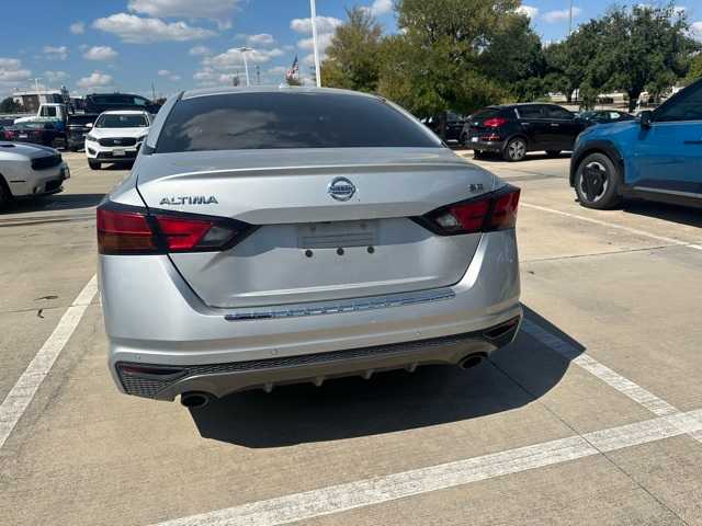 2021 Nissan Altima 2.5 SR 8