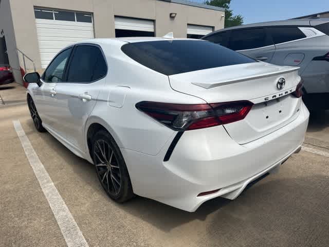 2022 Toyota Camry SE 4