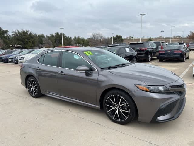 2022 Toyota Camry SE 6