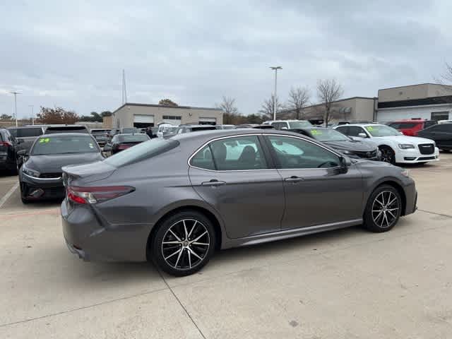 2022 Toyota Camry SE 8