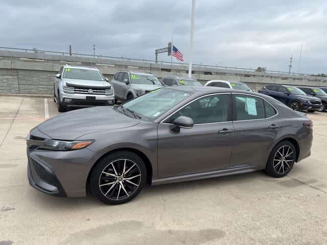 2022 Toyota Camry SE 15