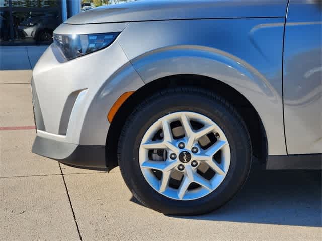 2023 Kia Soul LX 8