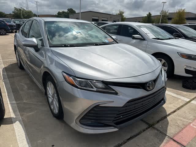 2023 Toyota Camry LE 3