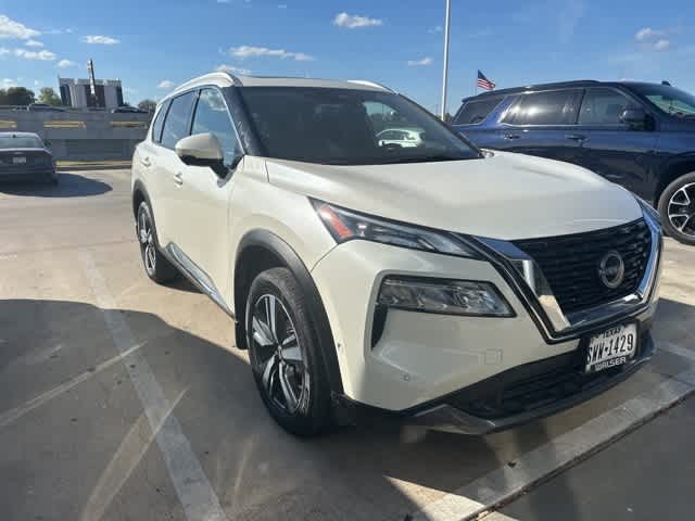 2023 Nissan Rogue SL 3