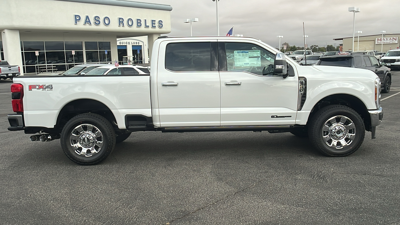 2024 Ford F-250SD Lariat 2