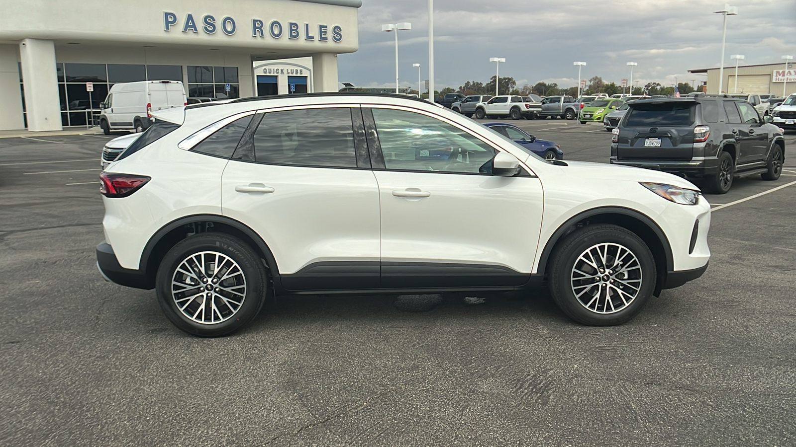 2024 Ford Escape Plug-In Hybrid 2