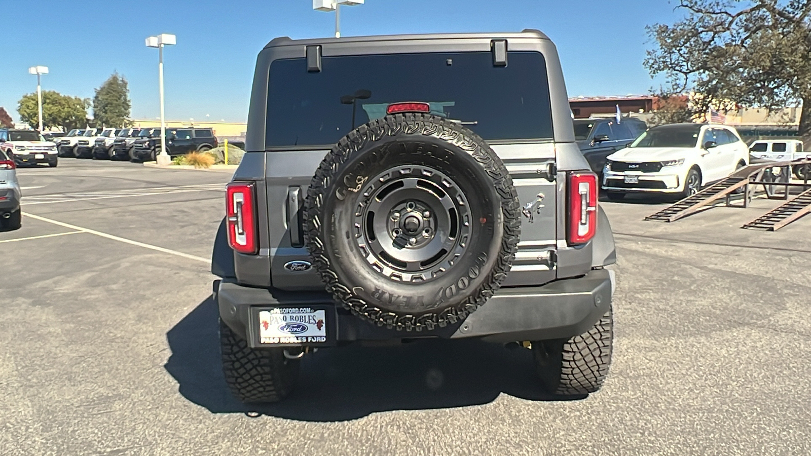 2024 Ford Bronco Outer Banks 4