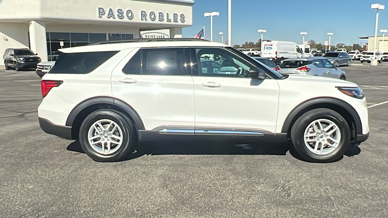 2025 Ford Explorer Active 2