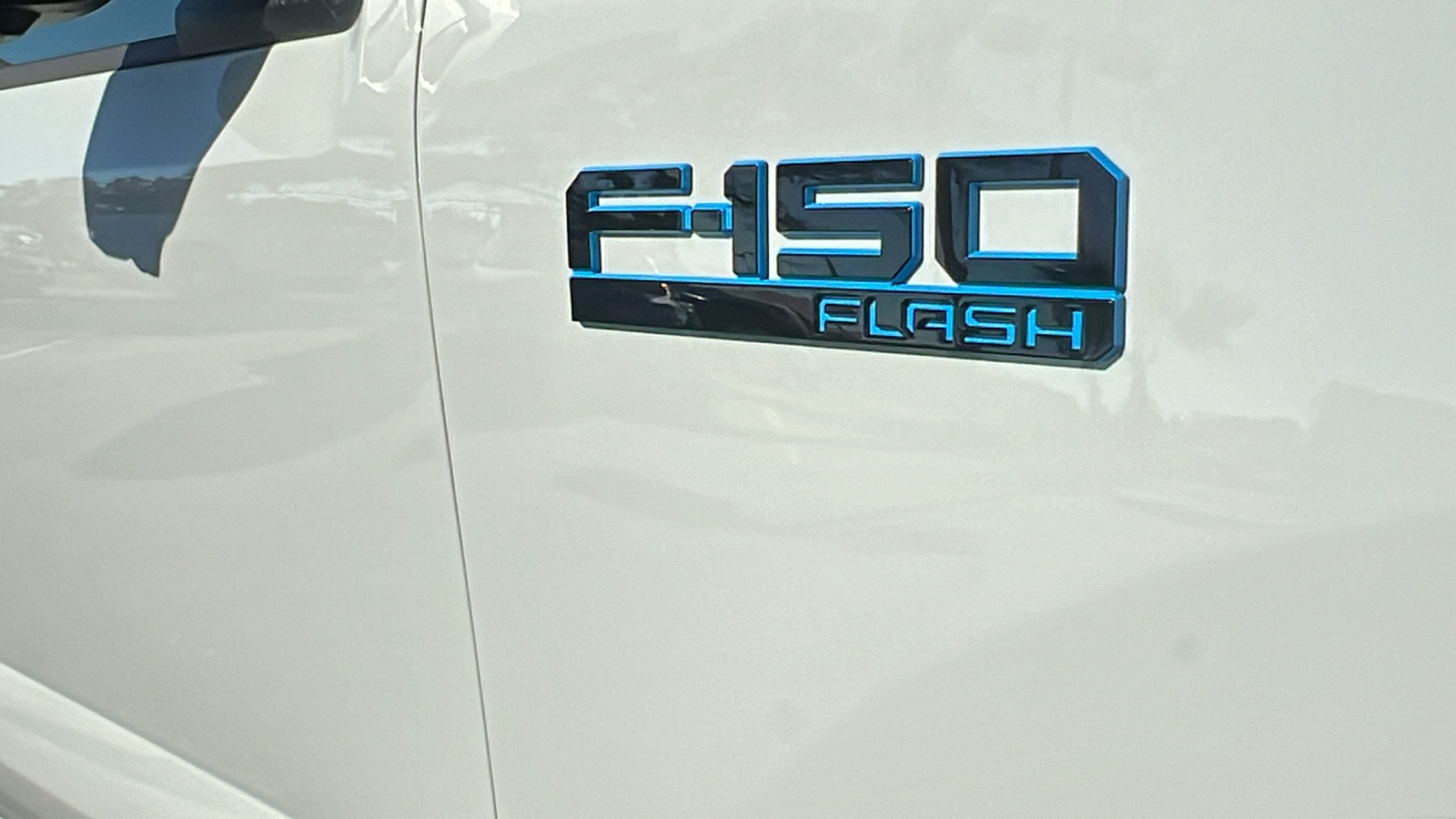 2024 Ford F-150 Lightning Flash 9