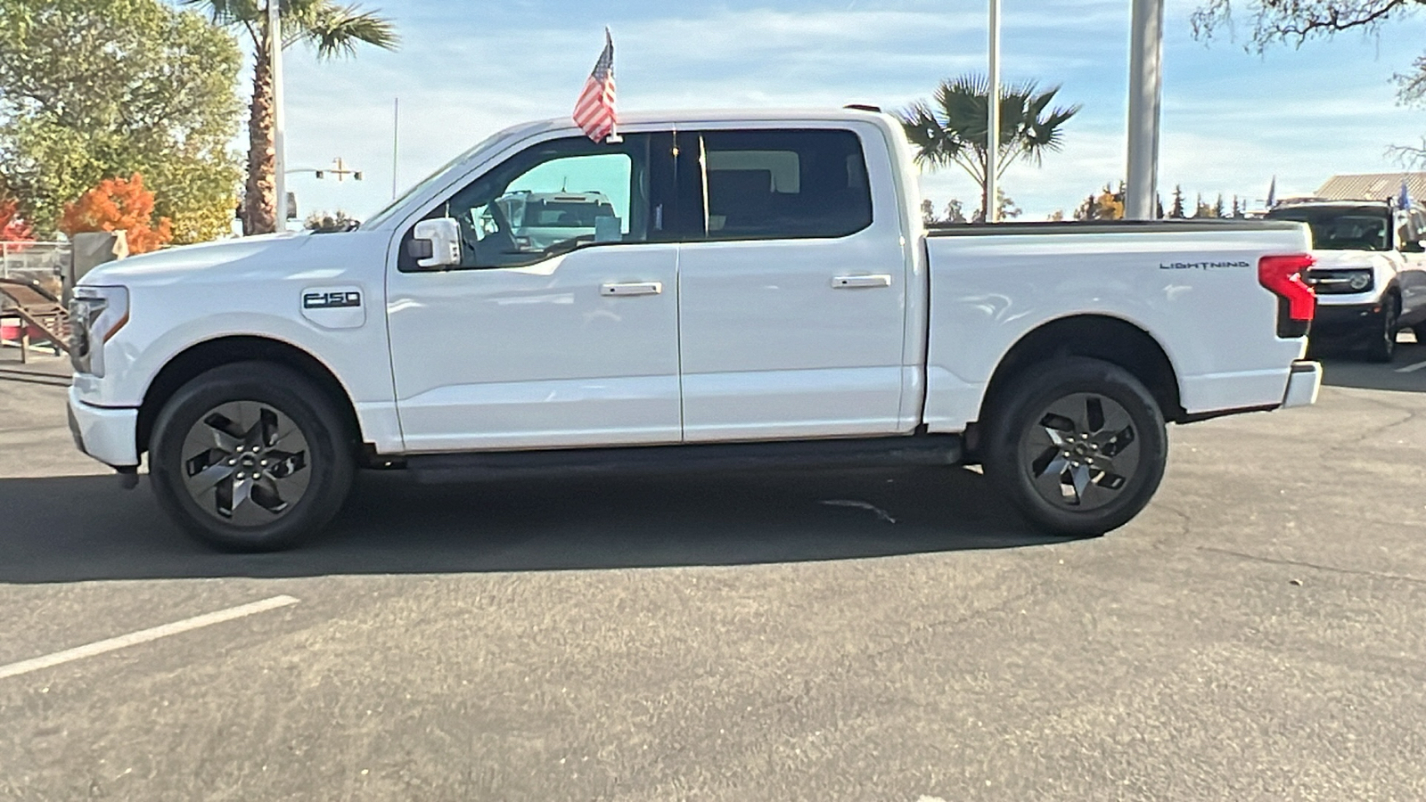 2024 Ford F-150 Lightning Lariat 6