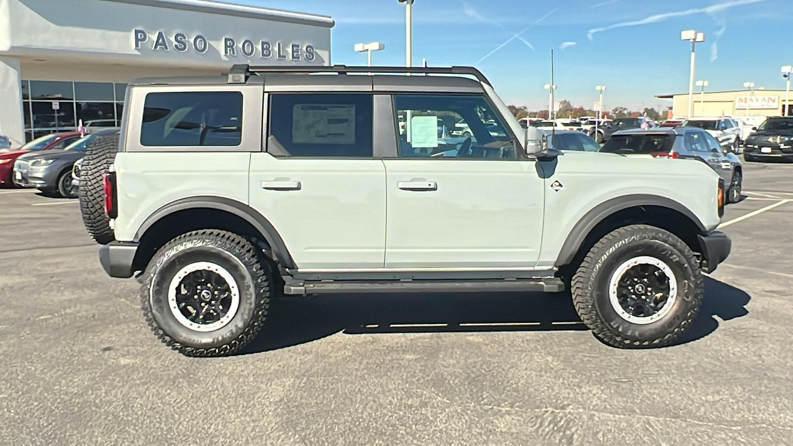 2024 Ford Bronco Outer Banks 2