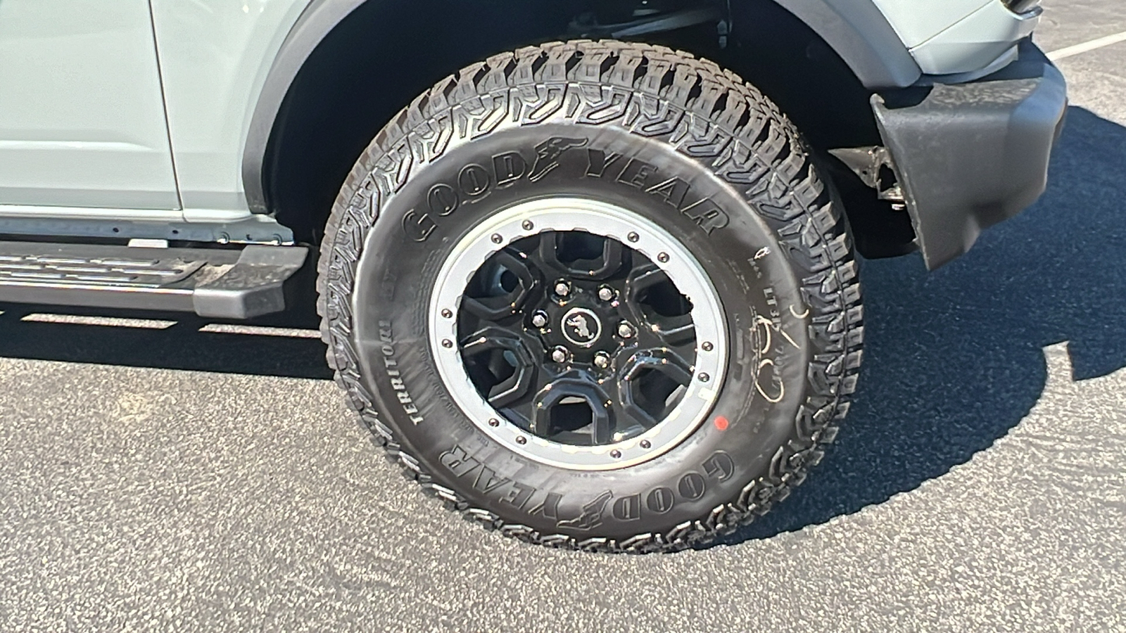 2024 Ford Bronco Outer Banks 10