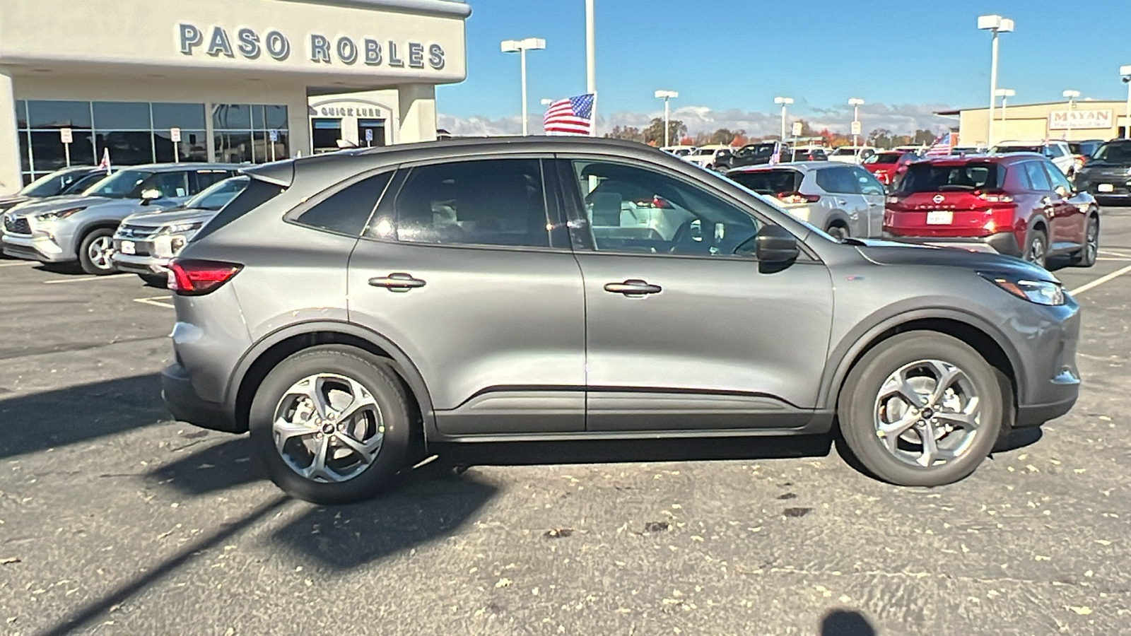 2025 Ford Escape Hybrid ST-Line 2