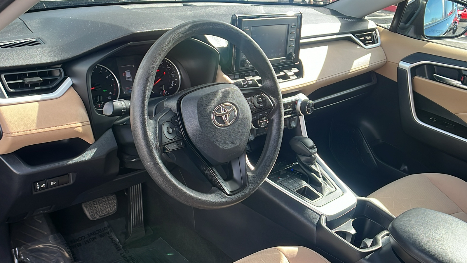 2021 Toyota RAV4 XLE 16